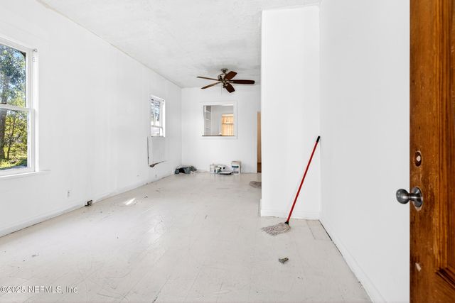 24 CLARK Road, Jacksonville, FL 32218