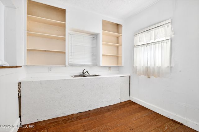 24 CLARK Road, Jacksonville, FL 32218