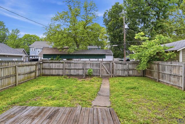 1237 SW MacVicar AVE, Topeka, KS 66604
