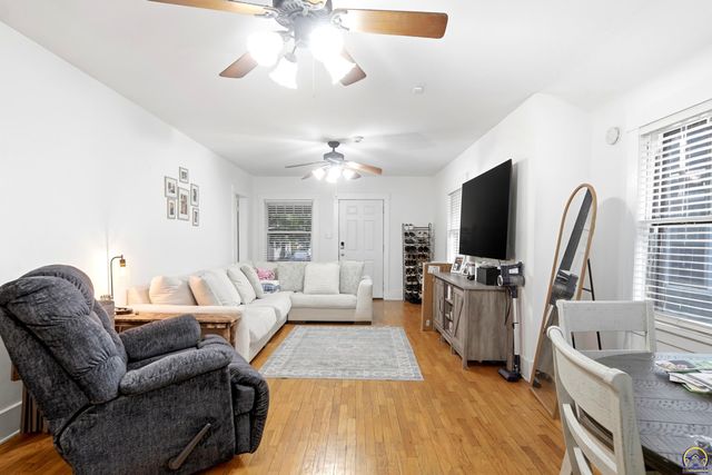 1237 SW MacVicar AVE, Topeka, KS 66604