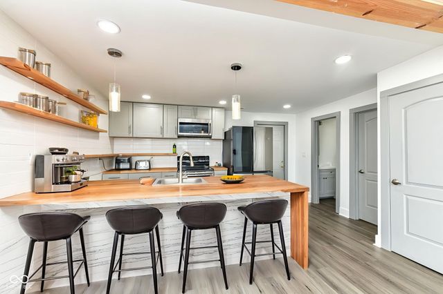 154 W Arizona Street, Indianapolis, IN 46225