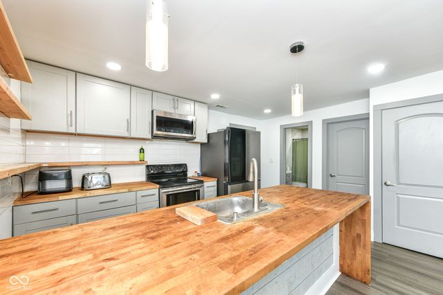 154 W Arizona Street, Indianapolis, IN 46225