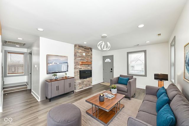 154 W Arizona Street, Indianapolis, IN 46225