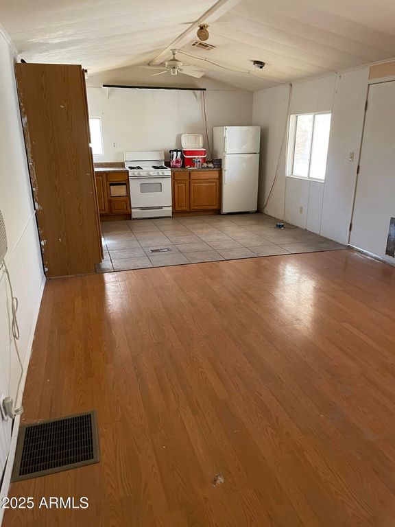 Image 4 of property listing at 19401 N 7th Street 259, Phoenix, AZ 85024