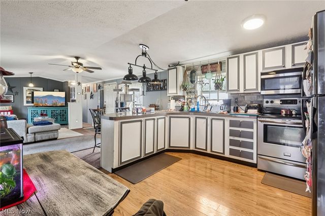 188 Paradise Boulevard, Madison, OH 44057