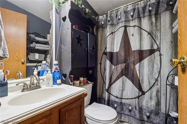 188 Paradise Boulevard, Madison, OH 44057