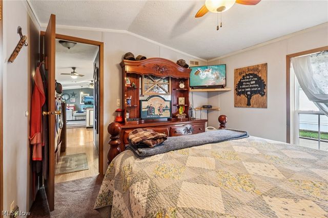 188 Paradise Boulevard, Madison, OH 44057