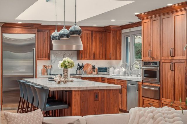 11913 Murietta Lane, Los Altos Hills, CA 94022