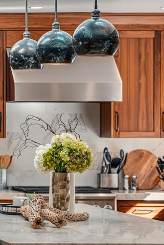 11913 Murietta Lane, Los Altos Hills, CA 94022