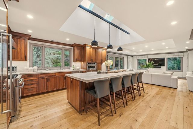 11913 Murietta Lane, Los Altos Hills, CA 94022