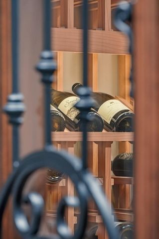 11913 Murietta Lane, Los Altos Hills, CA 94022