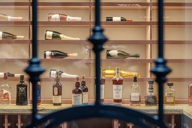 11913 Murietta Lane, Los Altos Hills, CA 94022