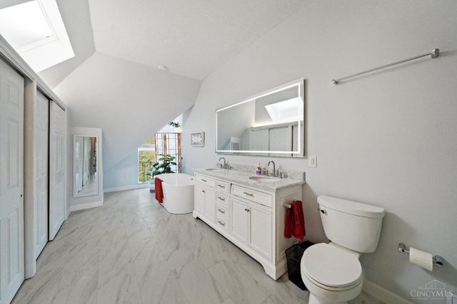 3248 Columbia Parkway, Cincinnati, OH 45226