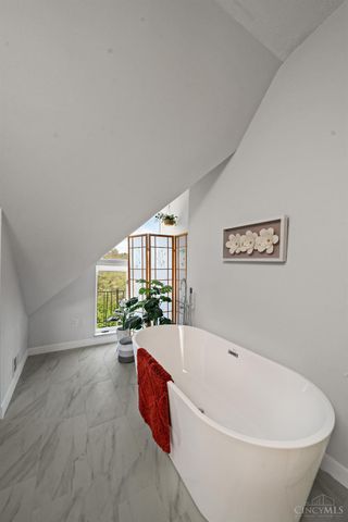 3248 Columbia Parkway, Cincinnati, OH 45226