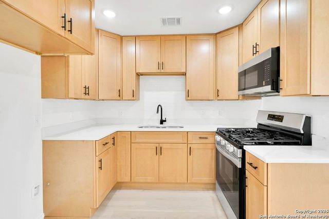 519 Price, San Antonio, TX 78211