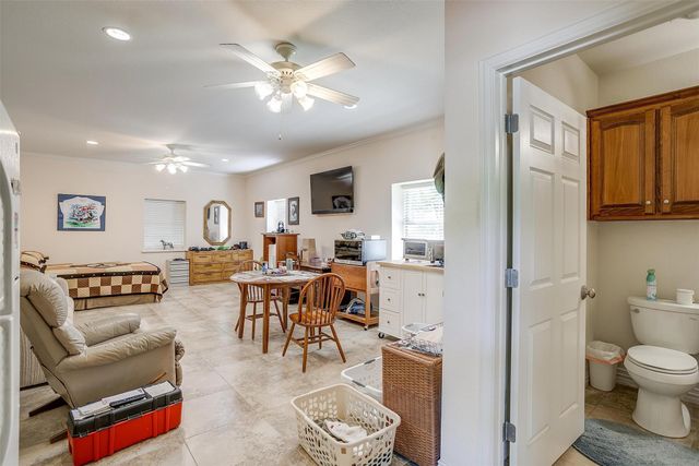 8805 S Hampton Drive, Granbury, TX 76049