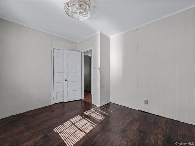 442 Oakwood Road, Huntington Station, NY 11746