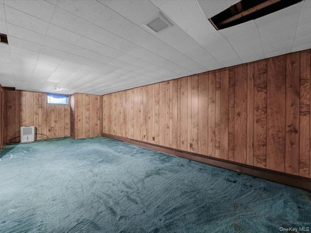 442 Oakwood Road, Huntington Station, NY 11746