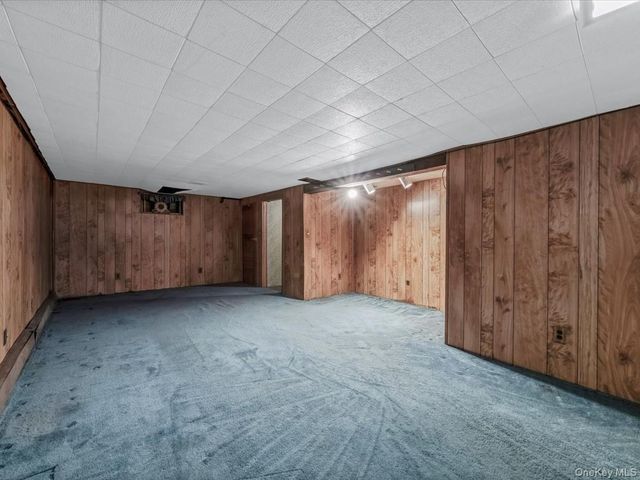 442 Oakwood Road, Huntington Station, NY 11746