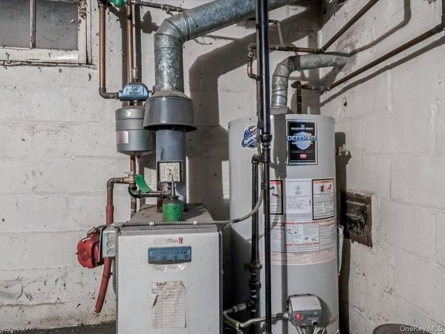 442 Oakwood Road, Huntington Station, NY 11746