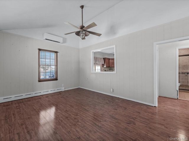 442 Oakwood Road, Huntington Station, NY 11746