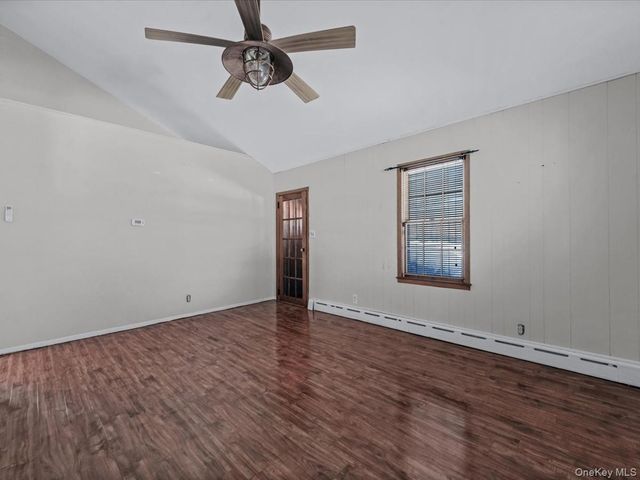 442 Oakwood Road, Huntington Station, NY 11746