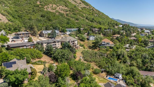 4157 S BEUS DR, Ogden, UT 84403