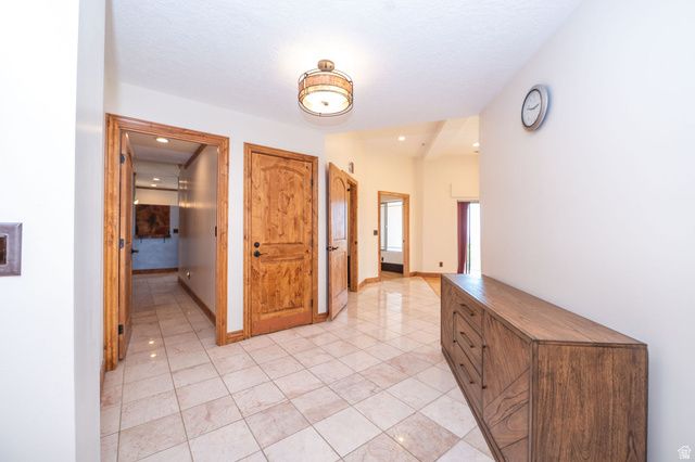 4157 S BEUS DR, Ogden, UT 84403