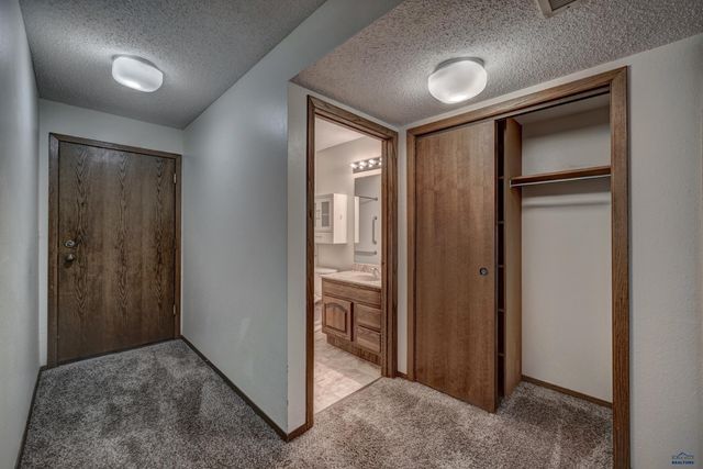 3945 FAIRWAY HILLS DR, Rapid City, SD 57702