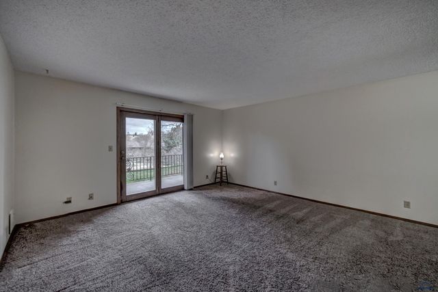 3945 FAIRWAY HILLS DR, Rapid City, SD 57702