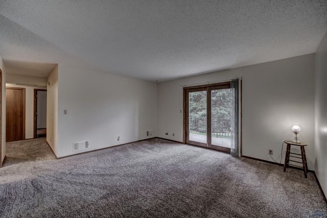 3945 FAIRWAY HILLS DR, Rapid City, SD 57702