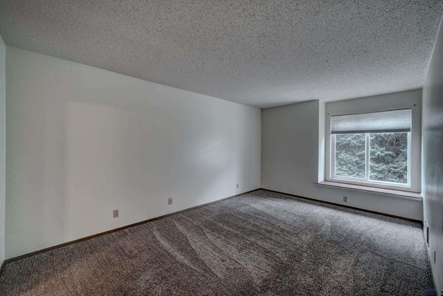 3945 FAIRWAY HILLS DR, Rapid City, SD 57702