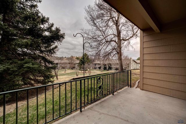 3945 FAIRWAY HILLS DR, Rapid City, SD 57702