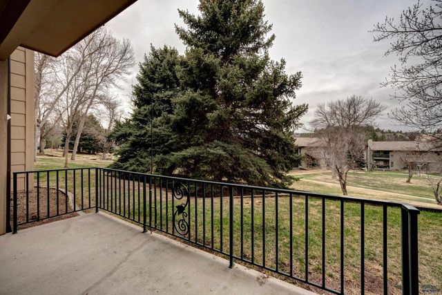 3945 FAIRWAY HILLS DR, Rapid City, SD 57702