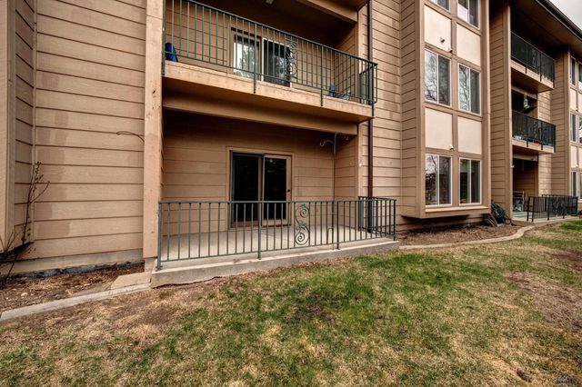 3945 FAIRWAY HILLS DR, Rapid City, SD 57702