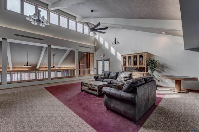 3945 FAIRWAY HILLS DR, Rapid City, SD 57702