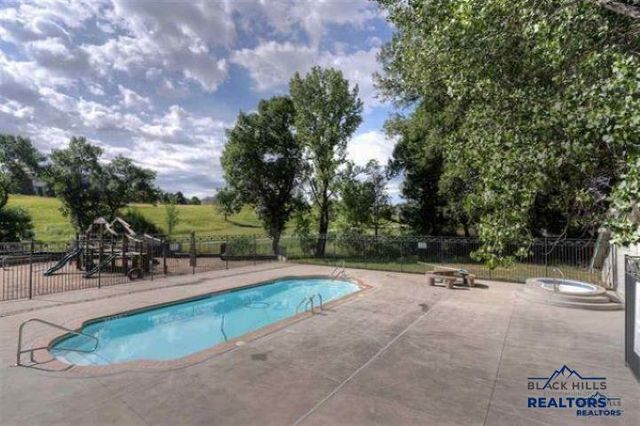 3945 FAIRWAY HILLS DR, Rapid City, SD 57702