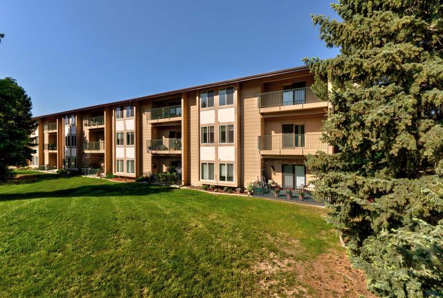 3945 FAIRWAY HILLS DR, Rapid City, SD 57702