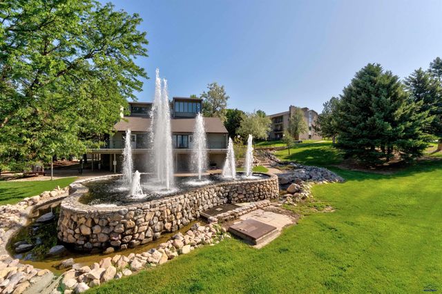 3945 FAIRWAY HILLS DR, Rapid City, SD 57702