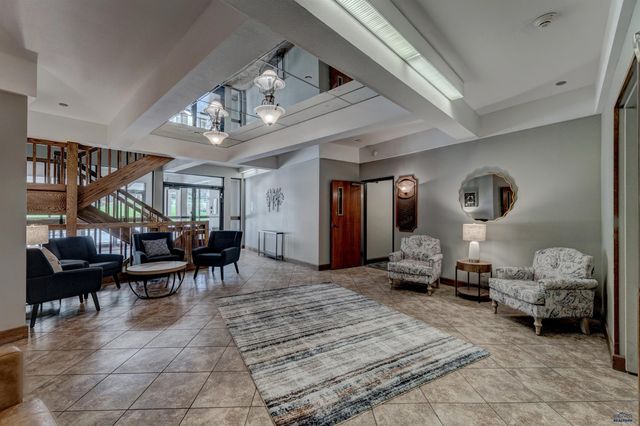 3945 FAIRWAY HILLS DR, Rapid City, SD 57702