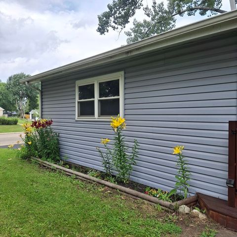 700 Larkdale Row, Wauconda, IL 60084