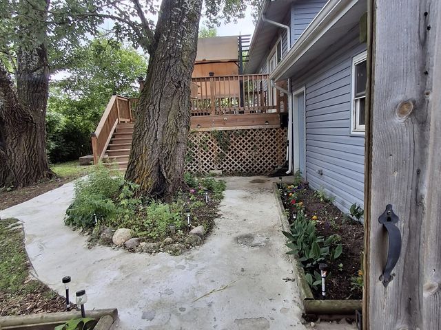 700 Larkdale Row, Wauconda, IL 60084