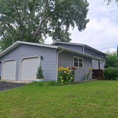 700 Larkdale Row, Wauconda, IL 60084