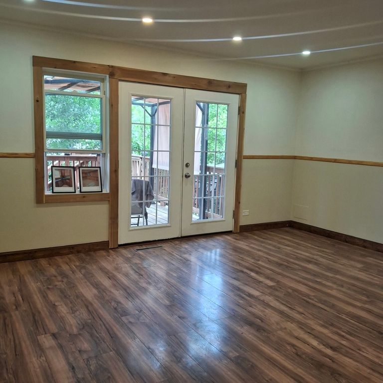 Image 15 of property listing at 700 Larkdale Row, Wauconda, IL 60084