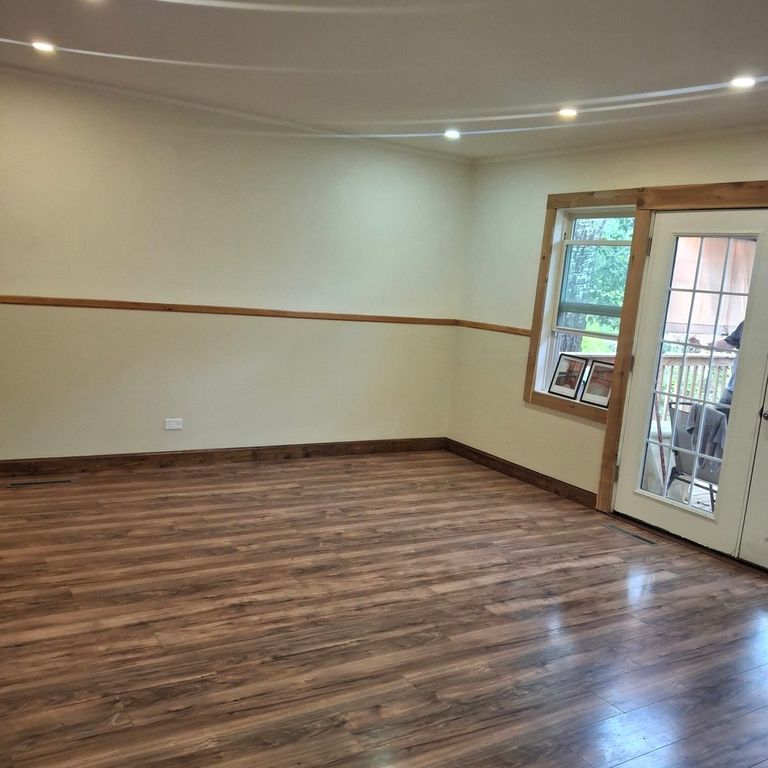 Image 16 of property listing at 700 Larkdale Row, Wauconda, IL 60084