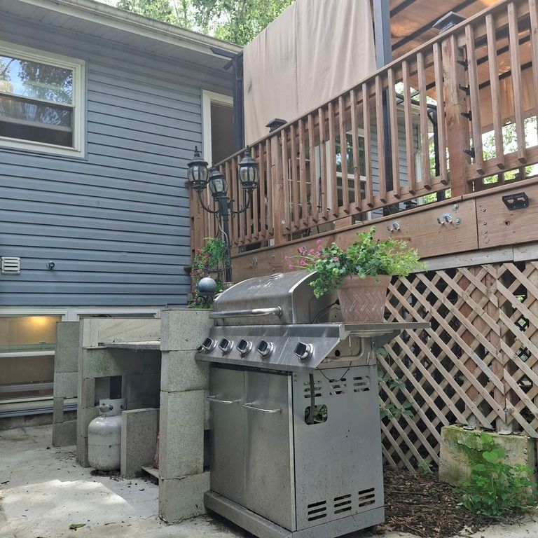 Image 22 of property listing at 700 Larkdale Row, Wauconda, IL 60084