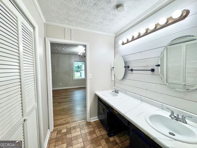 5 Lake Drive, Lagrange, GA 30241