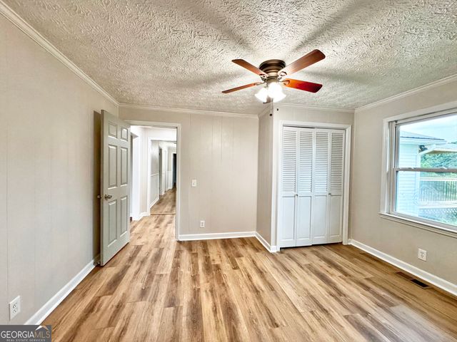 5 Lake Drive, Lagrange, GA 30241