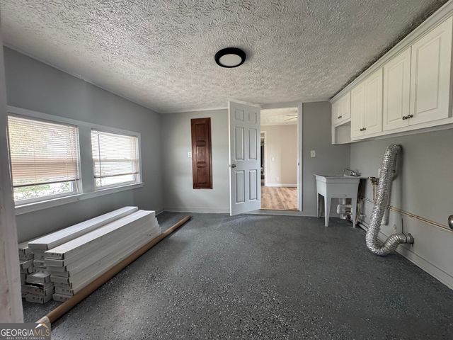 5 Lake Drive, Lagrange, GA 30241