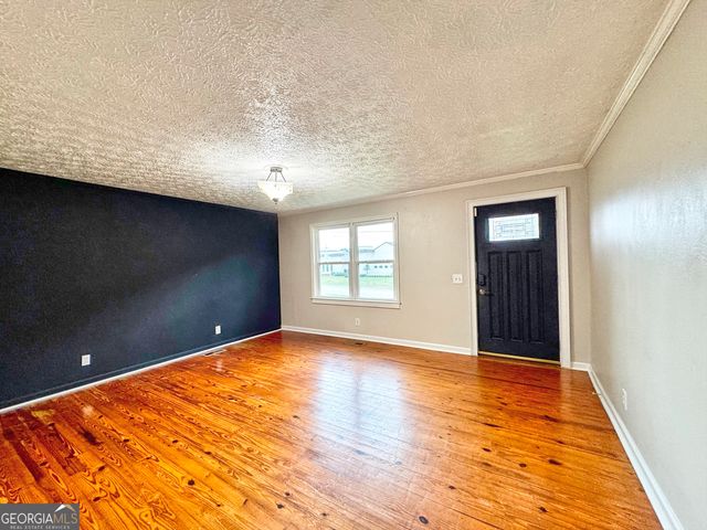 5 Lake Drive, Lagrange, GA 30241